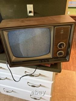 Vintage GE General Electric 12 Screen Performance Series Television 1970's