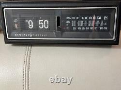 Vintage GE General Electric 7-4300 Flip Clock Radio Alarm Nice Working Condition