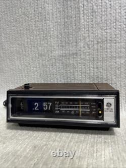 Vintage GE General Electric 7-4410C Flip Clock AM FM Radio MINT