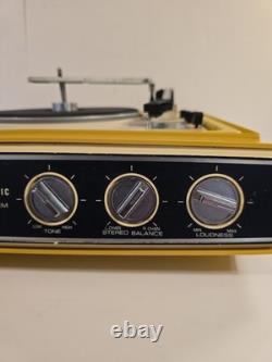 Vintage GE General Electric 8-6550 P380D Yellow Record Player Turntable