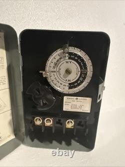 Vintage GE General Electric CR121AA01 24-Hour Control Time Switch SPST With Box