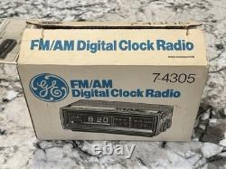 Vintage GE General Electric Clock Radio Walnut Grain Model 7-4305C WITH BOX