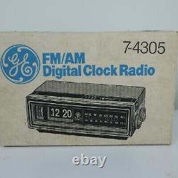 Vintage GE General Electric FM/AM Digital Flip Clock Radio 7-4305 NOS in Box