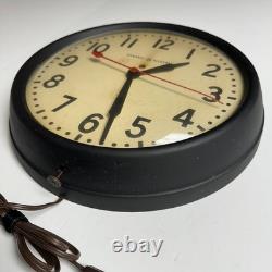Vintage GE General Electric Industrial Wall Clock Bakelite Glass 1HA1612 Works