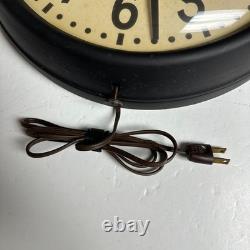 Vintage GE General Electric Industrial Wall Clock Bakelite Glass 1HA1612 Works