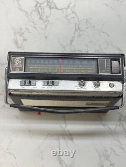 Vintage GE General Electric Solid State FM/AM Radio