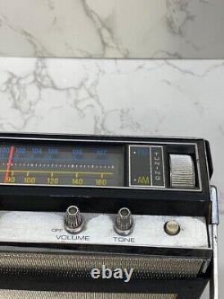 Vintage GE General Electric Solid State FM/AM Radio