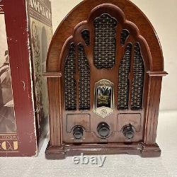 Vintage GE General Electric Wood Cathedral Replica Radio AM/FM 7-4100JA Works