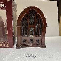 Vintage GE General Electric Wood Cathedral Replica Radio AM/FM 7-4100JA Works