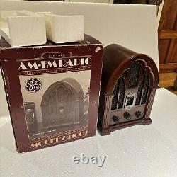 Vintage GE General Electric Wood Cathedral Replica Radio AM/FM 7-4100JA Works