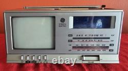 Vintage GE Portable 5 Black & White TV AM/FM Radio Clock Model 7-7150A Works