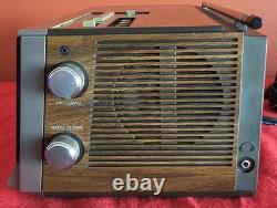 Vintage GE Portable 5 Black & White TV AM/FM Radio Clock Model 7-7150A Works