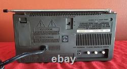Vintage GE Portable 5 Black & White TV AM/FM Radio Clock Model 7-7150A Works