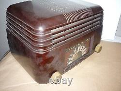 Vintage GE Radio 100 Art Deco Case Tube Table Radio General Electric