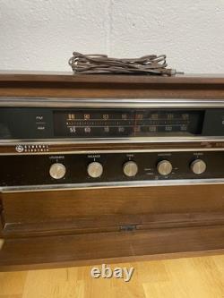 Vintage GE T1040A Walnut 1041A Cherry Radio tested & works great