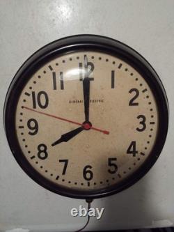 Vintage GENERAL ELECTRIC 14 1/2 Red Eye Industrial Wall School Clock Working GE