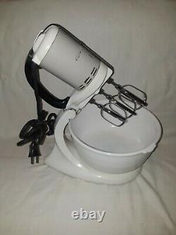 Vintage GENERAL ELECTRIC 1490M7 3 Beater MIXER Glass BOWL Kitchen Stand GE