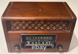 Vintage Ge General Electric Short Wave Am Radio Model-221 Wood Table Tube Radio