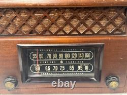 Vintage Ge General Electric Short Wave Am Radio Model-221 Wood Table Tube Radio