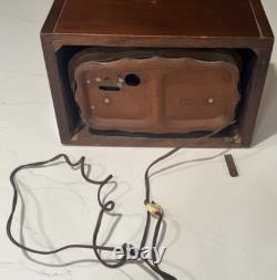 Vintage Ge General Electric Short Wave Am Radio Model-221 Wood Table Tube Radio