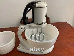 Vintage General Electric 149M8 Triple Beater STAND MIXER with 2 Bowls WORKS