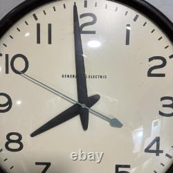 Vintage General Electric 17.5 2915C Bakelite Wall Clock Made USA Tested Working