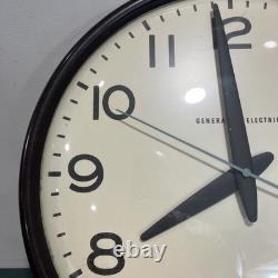 Vintage General Electric 17.5 2915C Bakelite Wall Clock Made USA Tested Working