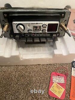 Vintage General Electric 3-5830 in-dash CB transceiver with FM/AM car radio NEW