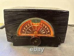 Vintage General Electric 408 AM/FM Bakelite Case Atomic Era Tube Radio Works
