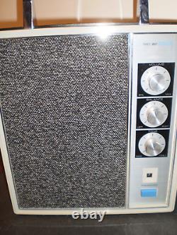 Vintage General Electric 8 Track Stereo 3 Way Power Model M8614. See Description