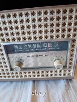 Vintage General Electric AM FM Tube Radio Cocoa Working Rare 8 13 5.5 In