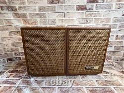 Vintage General Electric AM/FM folding speaker static radio. Model T1025A Works