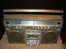 Vintage General Electric Boombox Model 3-5286A