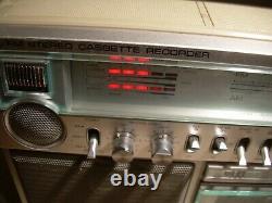 Vintage General Electric Boombox Model 3-5286A