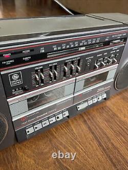 Vintage General Electric Boombox Model 3-5682a Detachable Speakers Retro 80's GE