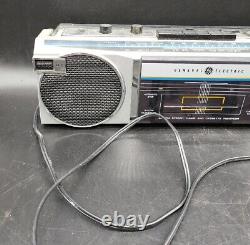 Vintage General Electric Boombox Radio Cassette FM/AM Model 3-5623A Please Read