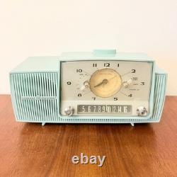 Vintage General Electric C-481b Baby Blue Tiffany Valve Radio Alarm Clock Radio