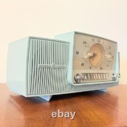 Vintage General Electric C-481b Baby Blue Tiffany Valve Radio Alarm Clock Radio Vintage General Electric C-481b Baby Blue Tiffany Valve Radio Alarm Clock Radio
