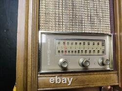 Vintage General Electric C-540B Walnut Radio Works But Needs An Antenna