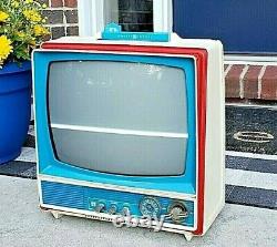 Vintage General Electric CRT B&W TV 1976 Bicentennial Retro Gaming Television