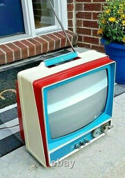 Vintage General Electric CRT B&W TV 1976 Bicentennial Retro Gaming Television