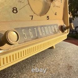 Vintage General Electric Clock Radio