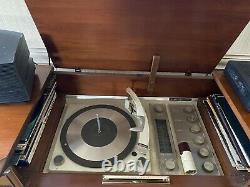 Vintage General Electric Console Record Player. Works Has Few Signs Of age