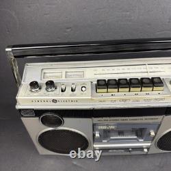 Vintage General Electric GE 3-5256A AM/FM Stereo Boombox Cassette Working WithBox