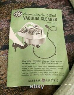 Vintage General Electric GE Automatic Cord Reel Green Vacuum Model C-7