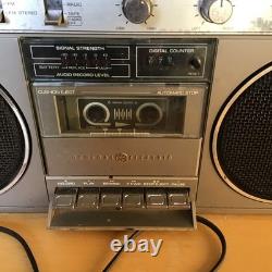 Vintage General Electric GE Boombox AM/FM Cassette RADIO 3-5257A Working 1980's