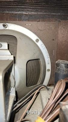 Vintage General Electric GE E-72 Tube Radio Wooden Cabinet 1930s Powers On