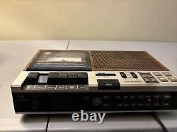 Vintage General Electric GE FM/AM Clock Radio Cassette Player Recorder 7-4956B