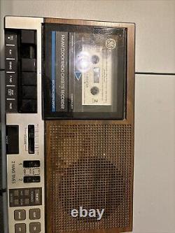 Vintage General Electric GE FM/AM Clock Radio Cassette Player Recorder 7-4956B