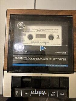 Vintage General Electric GE FM/AM Clock Radio Cassette Player Recorder 7-4956B